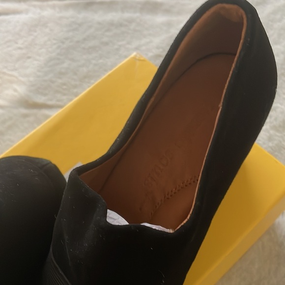 Softspots NEW 7.5 black wedge suede shoes in box. 7.5 Wide - Picture 5 of 10